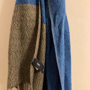Gap Scarf
